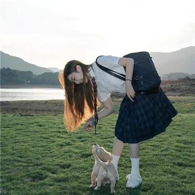女跳水队员